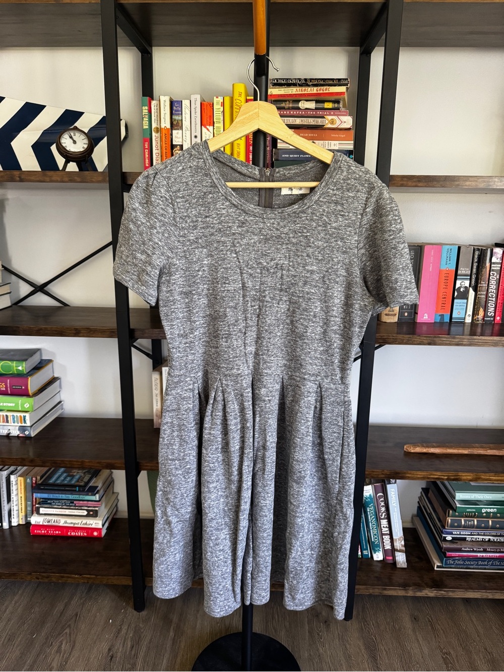 Madewell • Heather Gray Short Sleeve Pleated Knit Dress